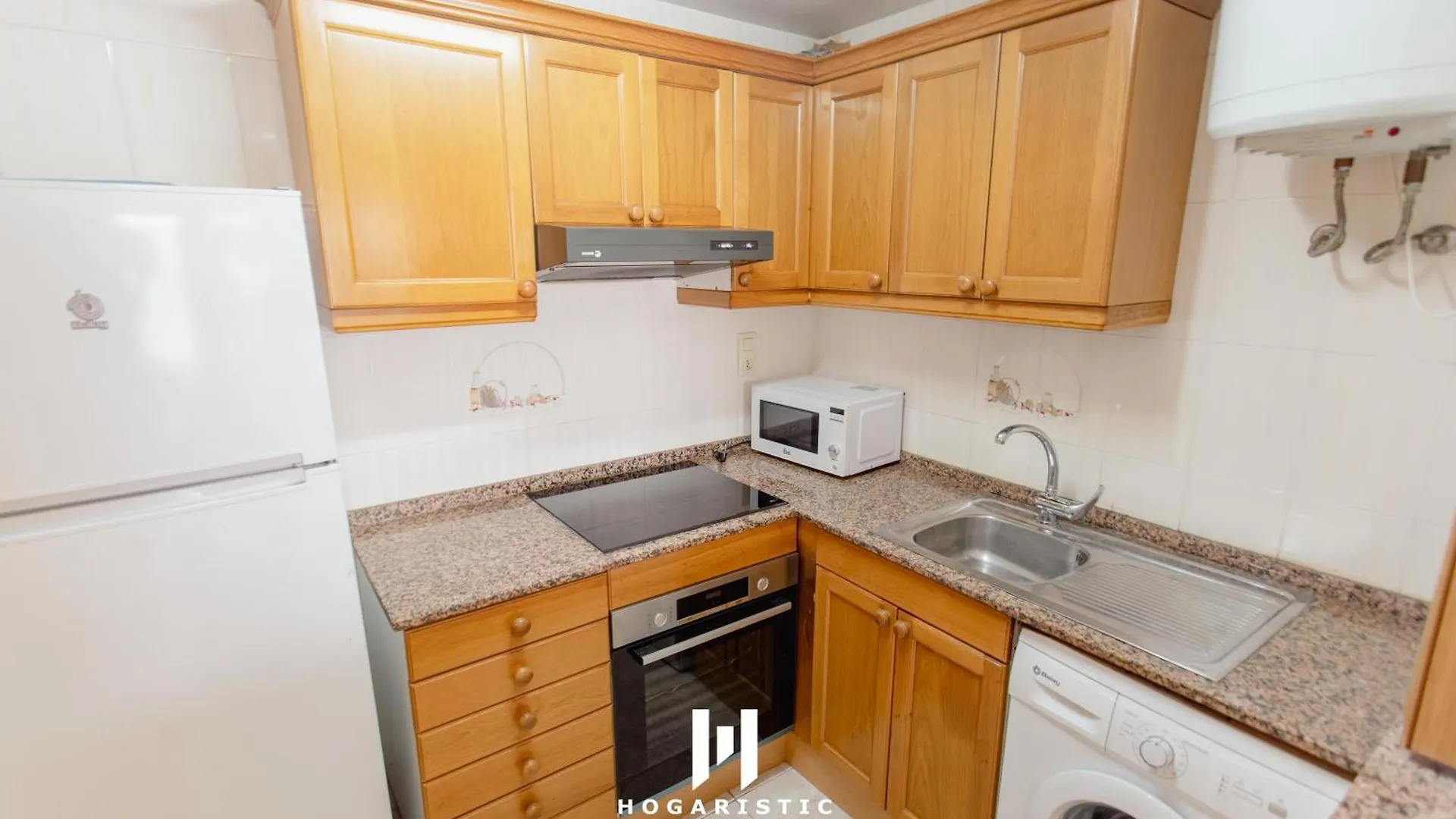 Hogaristic - Centrico Apartamento Con Piscina Salou 0*,  Spain