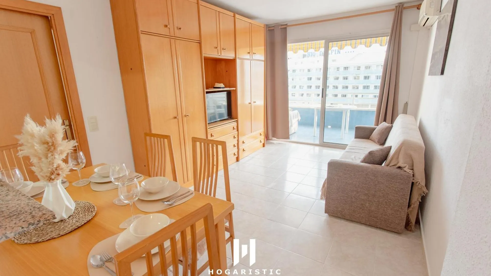 Hogaristic - Centrico Apartamento Con Piscina Salou 0*,